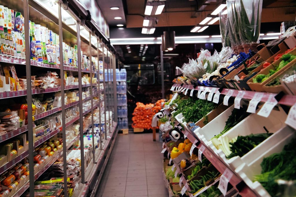 La climatisation pour magasin alimentaire. Photo de magasin de légumes.